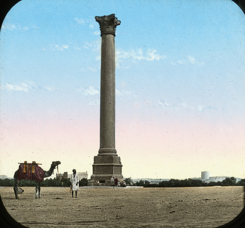 Illustration for article titled Amazing Hand-Tinted Photos of Egypt from the late 19th century